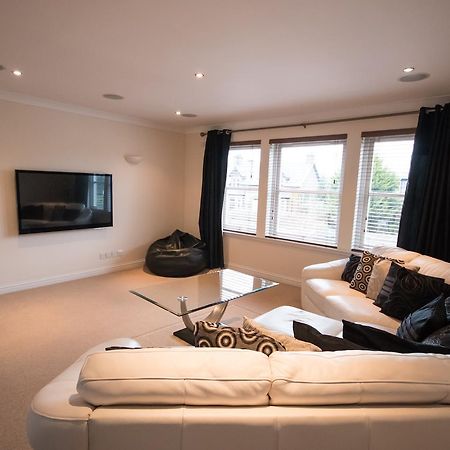 Crown Luxury Serviced Apartment Инвернес Екстериор снимка