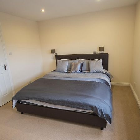 Crown Luxury Serviced Apartment Инвернес Екстериор снимка