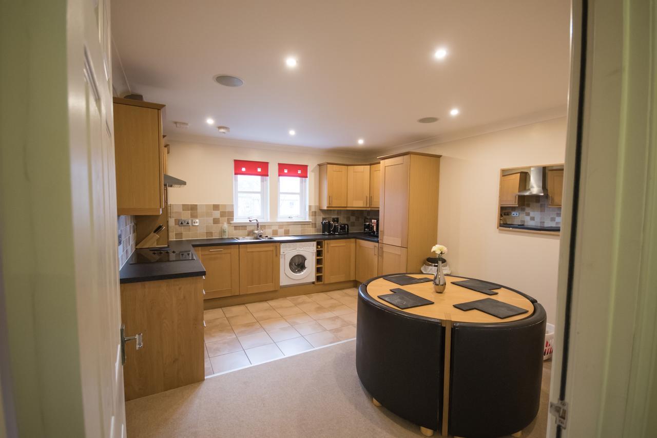Crown Luxury Serviced Apartment Инвернес Екстериор снимка