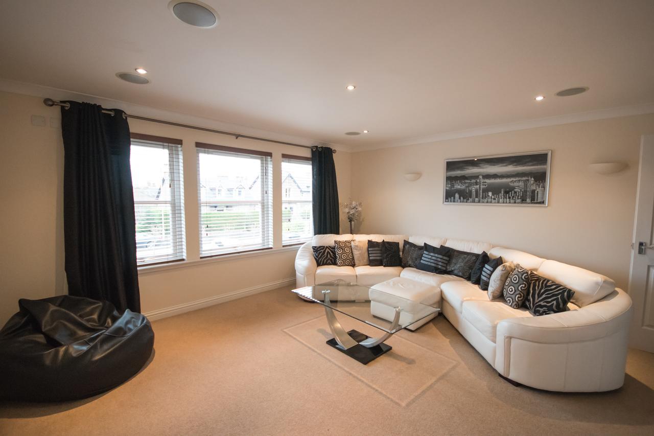 Crown Luxury Serviced Apartment Инвернес Екстериор снимка