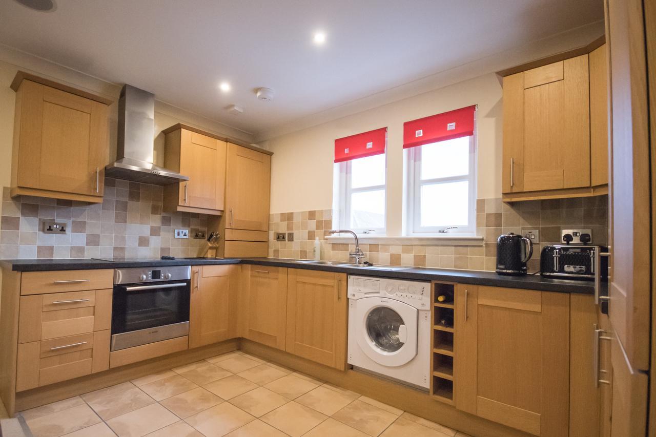 Crown Luxury Serviced Apartment Инвернес Екстериор снимка